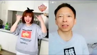 黄晓明晒与家人过年照,你和你的家人是如何过年的?