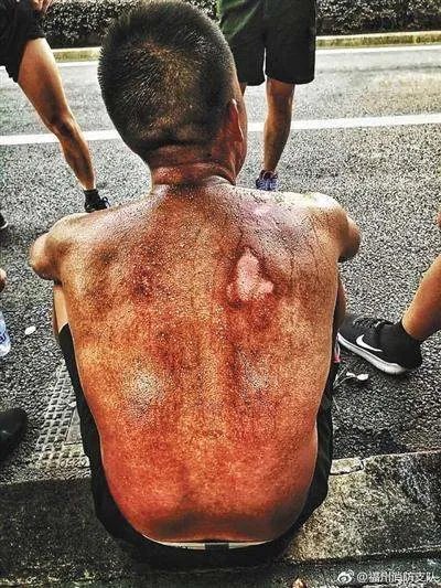 90后消防员的背 消防员有多辛苦