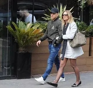 桑切斯因何违停而被罚款？