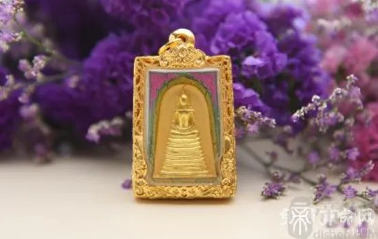 泰国佛牌不要碰只是谣传，不但能碰佩戴还可以带来好运