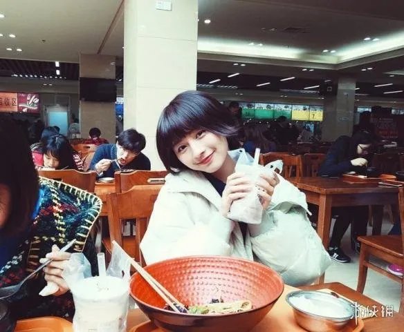 阳光正妹“小结衣”清纯美照 网友：又多了一个老婆!