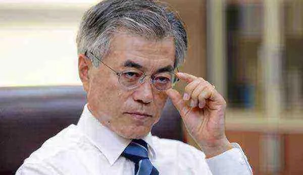 文在寅被扔鞋：为什么不是鸡蛋？