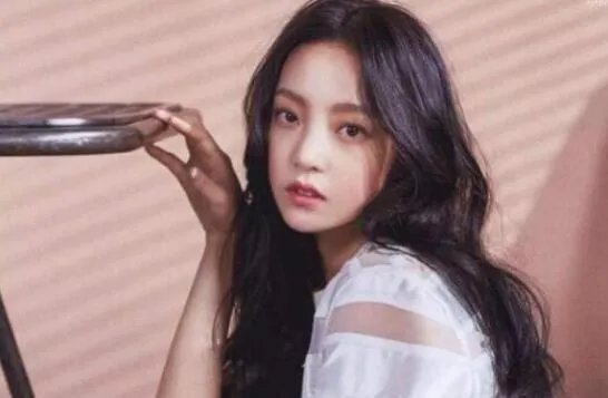 具荷拉母亲将捐献部分遗产 称其弃养子女及抢夺遗产另有隐情