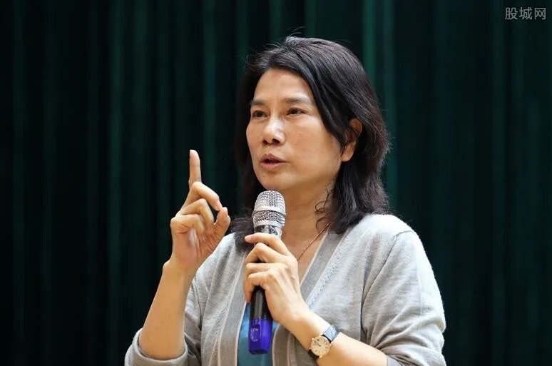 董明珠发起新赌约 雷军刚说后悔跟她赌还敢接招吗？