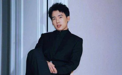 白敬亭说想加郭麒麟好友,他为何会有这个想法?