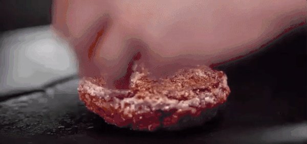 必胜客推出“人造肉”披萨！人造肉3.0版迈上新台阶，人造兔肉、牛羊肉或都能吃上！