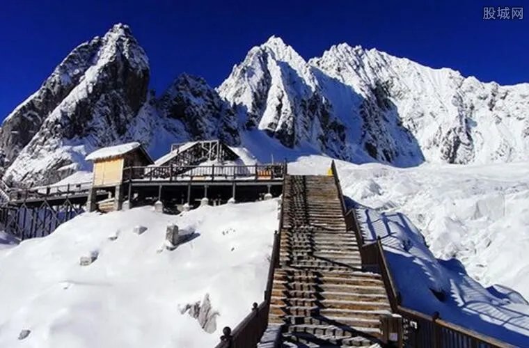 冰川公园日限游客 为提升游览体验每日限万人