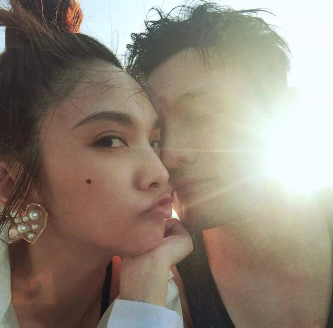 杨丞琳发文告别黄鸿升，为何李荣浩的留言让人动容呢？