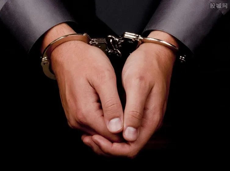 乳业造谣者落网 辗转千里取证将犯罪团伙捣毁