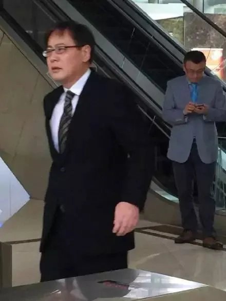 美国为什么突然同意中兴补交证据？