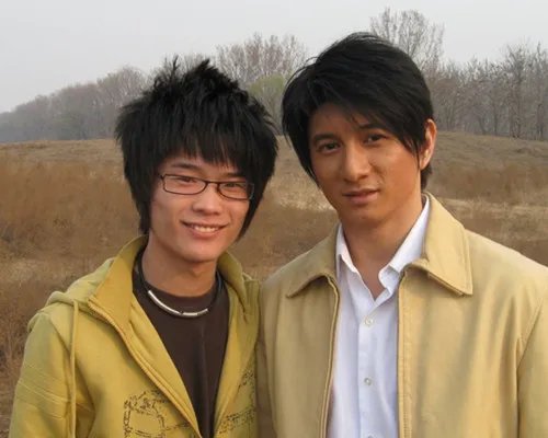 小智直播情绪失控 网友故意侮辱中伤导致忍无可忍