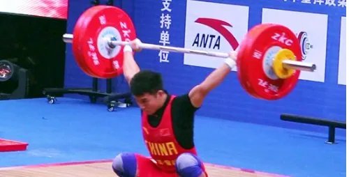 蒙成以多少公斤的总成绩在56公斤级比赛夺冠?