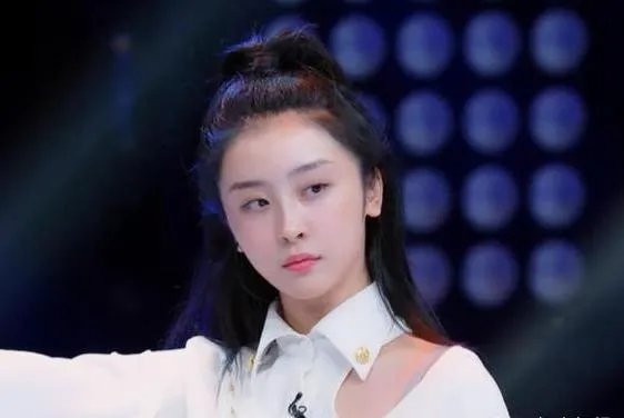 2021年央视春晚明星阵容曝光，肖战万茜名列其中，你最期待谁？