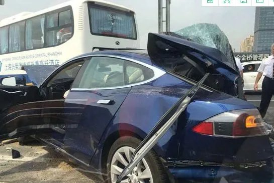 上海中环高架发生撞车伤亡情况如何?