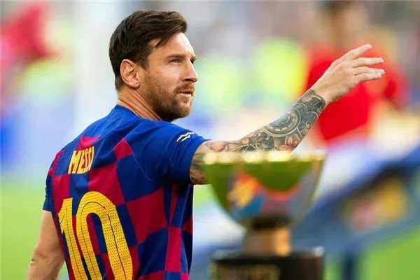 梅西成为巴萨队史出场第一,他算是最强球员代表吗?