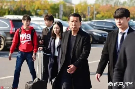 崔康熙被天津天海发函要求解约,其要抗议并要公开声明,你觉得崔康熙能得到赔偿吗?