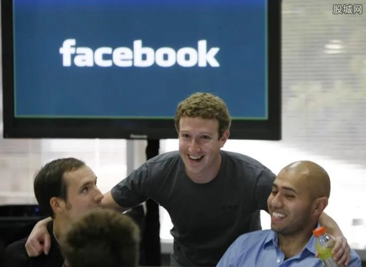 扎克伯格回怼库克 讽刺苹果产品定价高欺骗消费者