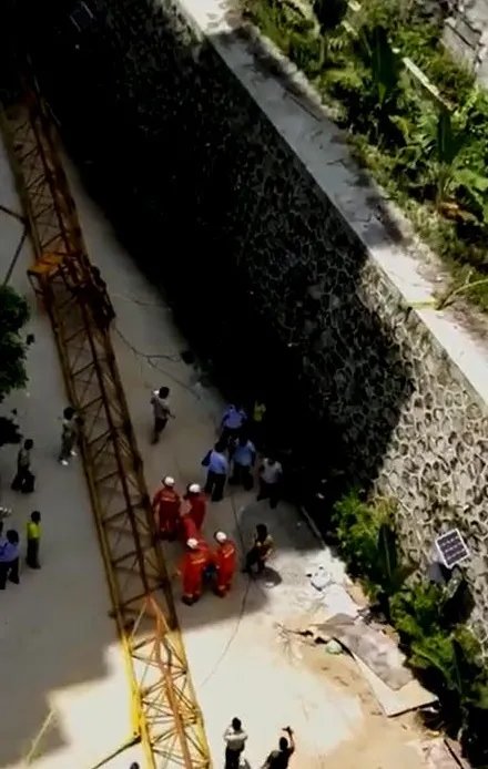 海南工地塔吊倒塌造成4人死亡了吗？