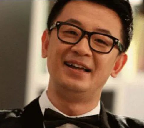 黄海波女友姚芊羽晒浴室火辣照 被曝二人已断绝联系