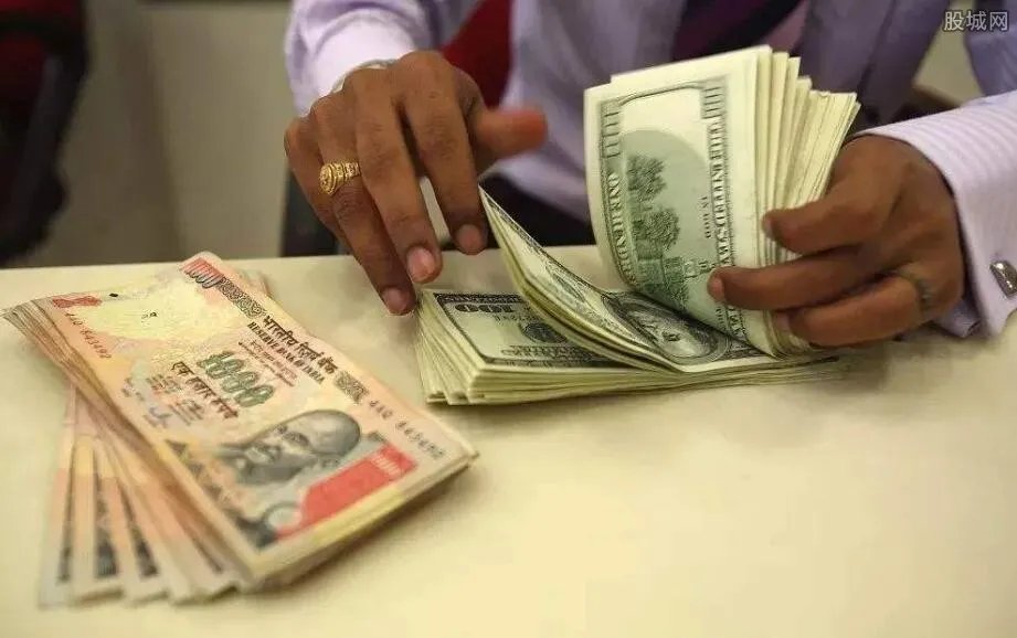 印度多地现金短缺 为什么会造成这种现象？