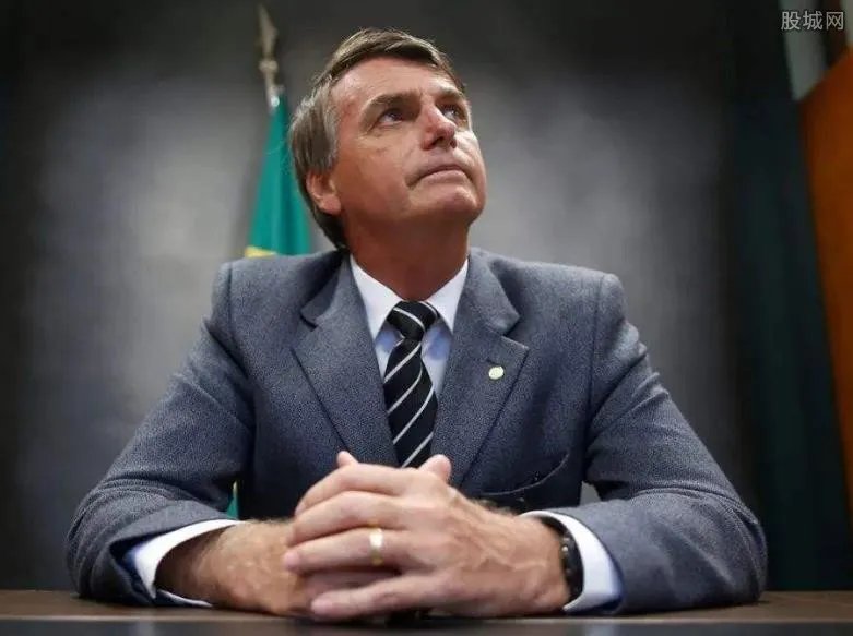 巴西总统不信口罩能防病毒 此前还说不接种疫苗