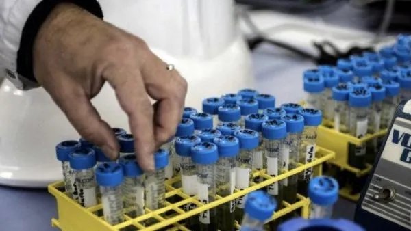 北京市有8人共同打牌5人已确诊，北京本轮疫情是否与内蒙古旅游有关？