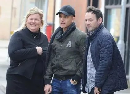 桑切斯因何违停而被罚款？