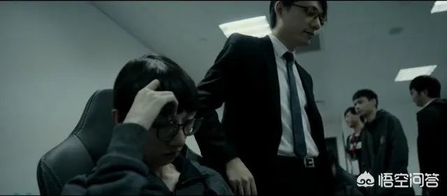 英雄联盟RNG风哥微博改名,取消RNG认证,取关皇族微博,风哥要离开RNG了吗?你怎么看?