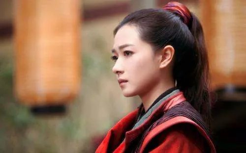 万茜和江一燕是什么关系？