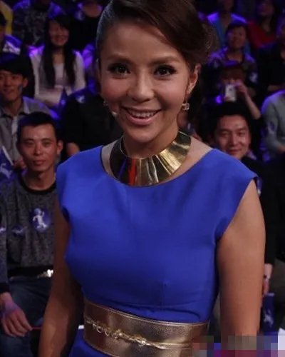 朱迅真空上阵疑凸点 网友直呼尺度太大