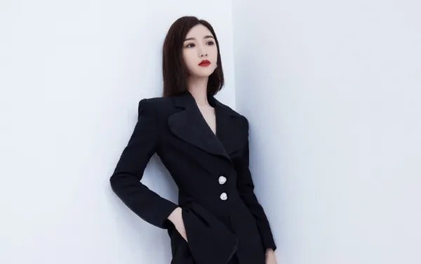 毛晓彤千万片酬遭拖欠，难道这个钱要不回来了吗？