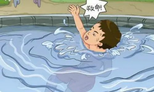 少年智救80岁落水老人，现场情况如何？