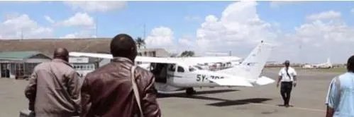 母狮被水牛顶伤:下幕让人感慨（组图）