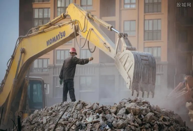 骗拆迁款搭纸片房 不顾路人安危为获取更多赔偿