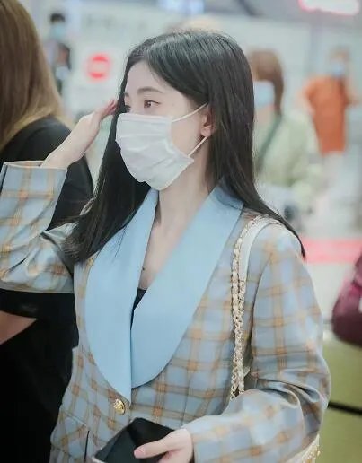 鞠婧祎戴口罩遭网友吐槽是怎么回事 鞠婧祎戴口罩为什么遭网友吐槽