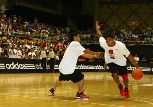 吴悠单挑詹姆斯过程剖析 其实力最终不敌NBA球员