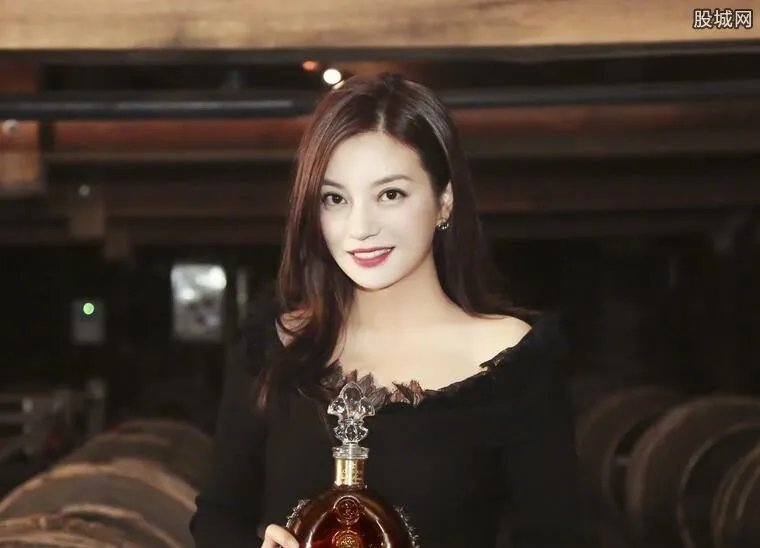 赵薇禁入证券市场 以空壳公司收购上市公司