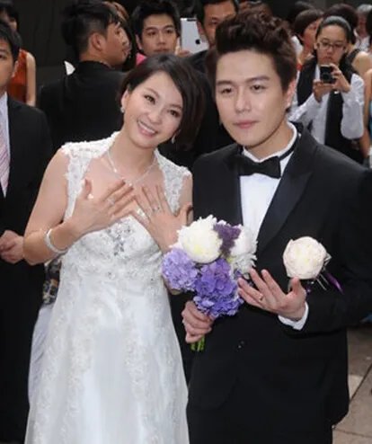 六月和李易台北大婚 蔡依林道贺眼眶泛泪