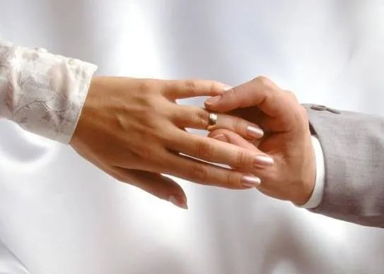 三婚男人不能嫁的原因 大叔爱上小姑娘的表现