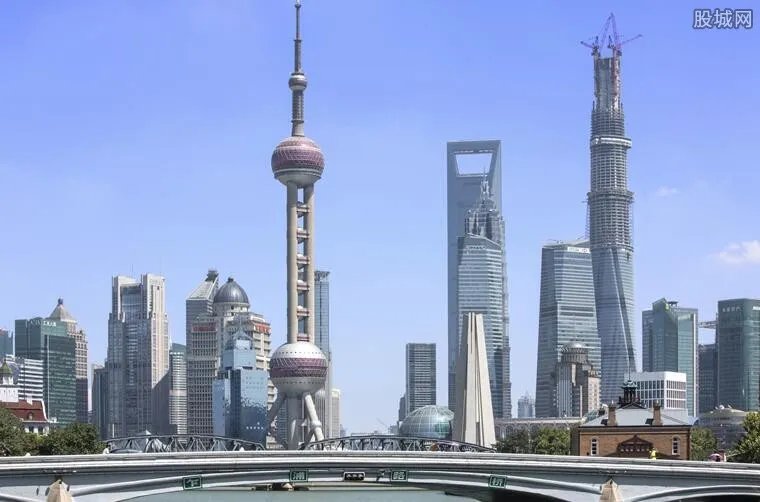 上海一地升为中风险地区 目前疫情形势严重吗