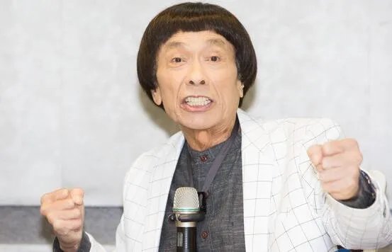 是谁惹得郭采洁跪地痛哭？