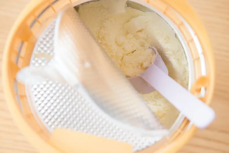 湖南郴州再现“大头娃娃”，奶粉为何屡屡出事？业内人士曝出原因