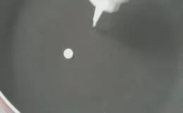 亚洲女平衡大师简介（搞笑趣图：蛇精转世！舌头舔鼻尖）