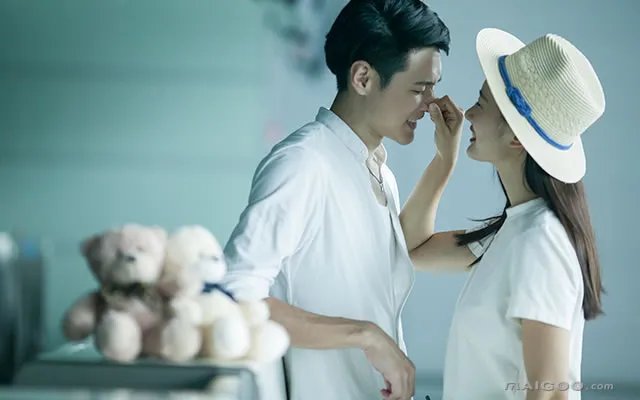 情侣睡觉男生控制住吗 情侣过夜的男生会忍住吗