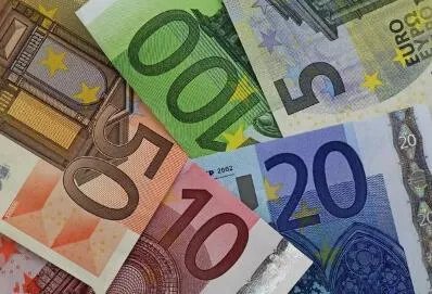 从银行取到假欧元 该银行竟无外币识别机