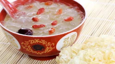 银耳雪梨汤的功效