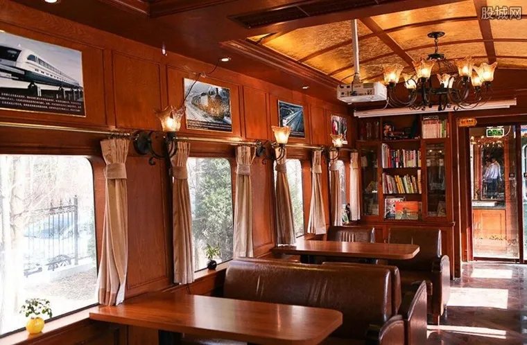 高校建火车餐厅 人均5至25元深受学生欢迎