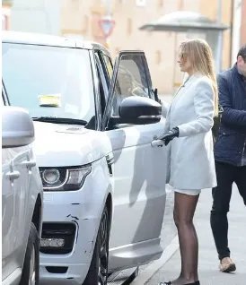 桑切斯因何违停而被罚款？