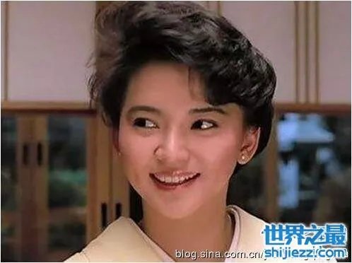 胡慧中近照曝光身材完全走样，曾经的霸王花完全消失 