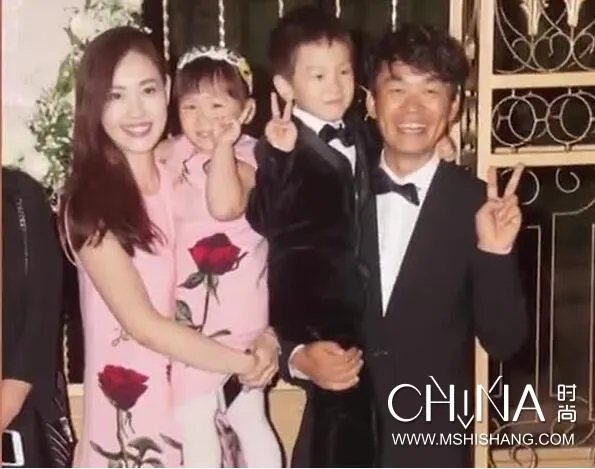 网曝王宝强净身出户获两个孩子抚养权，你觉得可能性大吗？